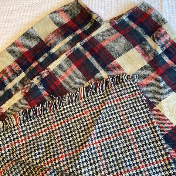 Fleece Sweater Blanket Poncho Tartan Plaid One Size Red Navy Tan Hunter Green - Picture 1 of 10